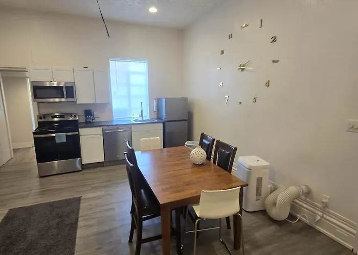 Budget 1br Crash Pad - East Carson St & Parking Apartment Pittsburgh