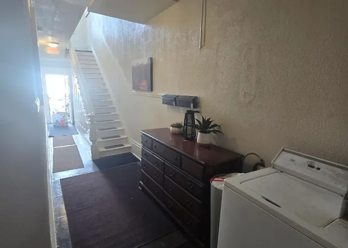 Budget 1br Crash Pad - East Carson St & Parking Apartment Pittsburgh